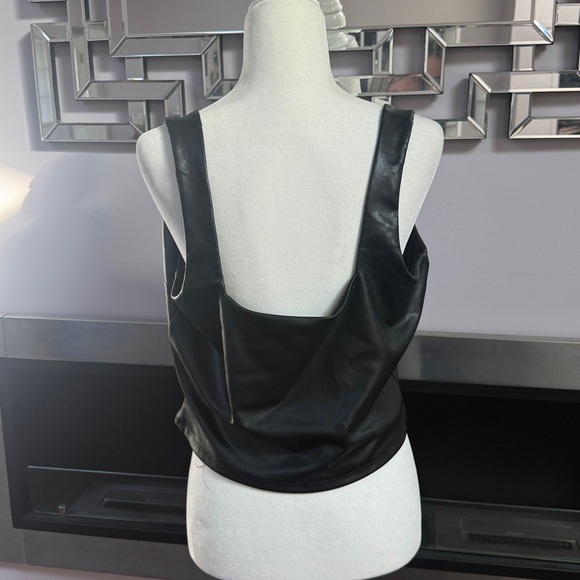 Express Black Body Contour crop top size Xl - Picture 2 of 5